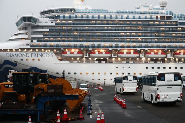 2020年2月16日，停靠在日本橫濱港的鑽石公主號游輪。