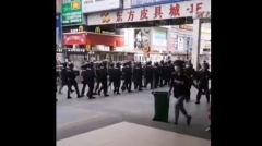 東莞虎門鎮商業街現大批防暴警察視頻曝光(圖)