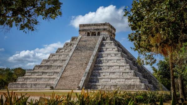 建造金字塔的巨石从何而来，又是如何搬运的呢？