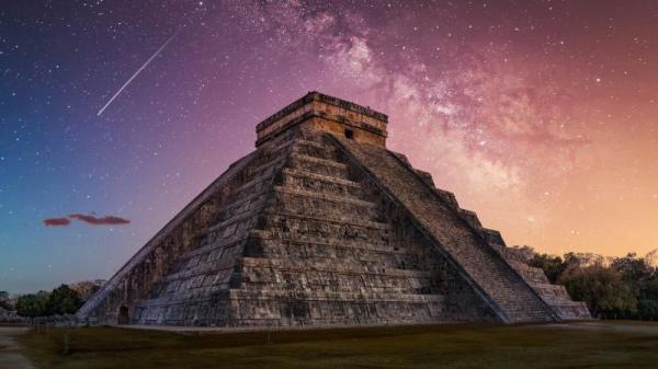 玛雅人的历法和金字塔是奇特而又精确的。