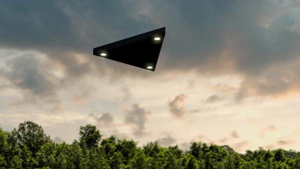 三角形UFO被暱称为“达德利玉米片”。