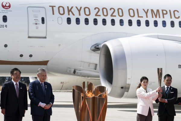 2020年3月20日，日本航空自卫队松岛空军基地举行2020年奥运会火炬传递仪式。
