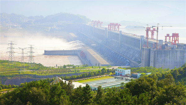 2015年9月16日，李克强签署国务院令，公布了《长江三峡水利枢纽安全保卫条例》。