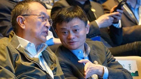 網傳馬雲（右）、柳傳志（左）領銜中國知名民營企業家，集體上書中國國家主席習近平，提出九大要求。（圖片來源：網路）