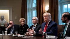 因應疫情傳川普政府考慮暫停H-1B等簽證(圖)