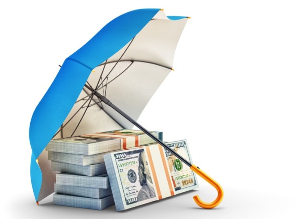 一个钜商，为躲避动荡，把所有的家财置换成金银细软，特制了一把雨伞，将金银小心地藏进伞柄之内。