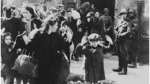 遭到追捕的猶太人被帶往集中營。