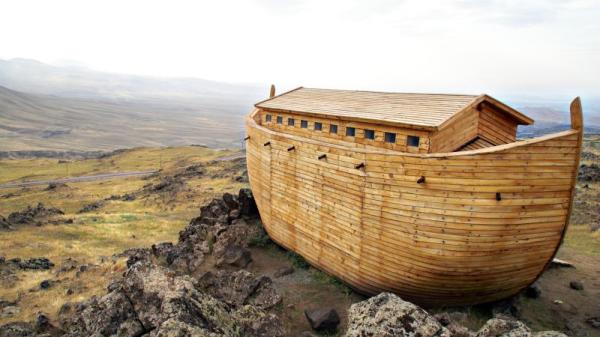 根据圣经上有关方舟的记载，它是有六层的。