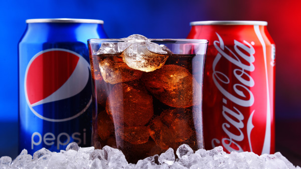 Một lon Coke chứa đầy đủ lượng đường được khuyến nghị hàng ngày của một người. 
