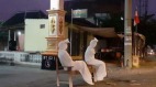 印尼出防疫奇招「休克療法」看誰還敢出來（視頻）(圖)