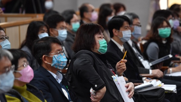 臺灣捐1千萬口罩惹怒藍營外交部與名人齊反擊