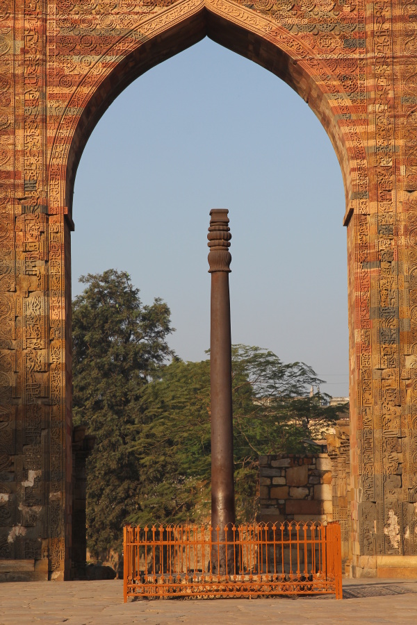 含铁量达99.72%的德里铁柱。