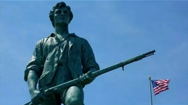 独立战争中的民兵雕像。