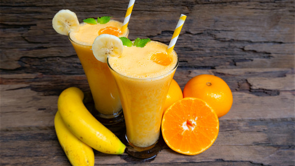 香蕉、橙子等，含豐富鉀，能防治因神經緊張而導致的腳抽筋。