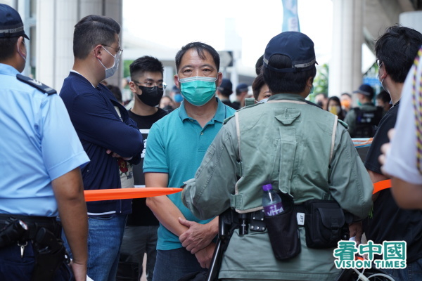 5月22日，民主党游行去中联办，抗议《国安法》揽炒香港。