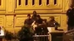 美的集團創辦人全家遭挾持兒子跳河求救畫面曝光