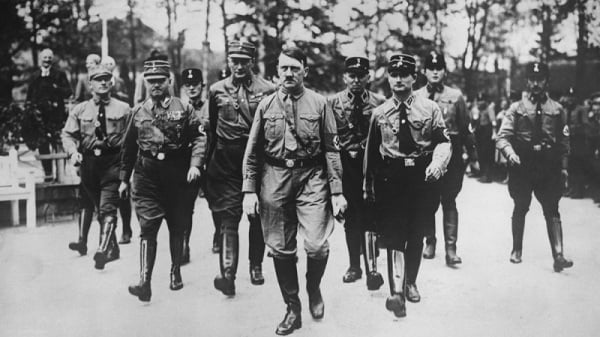 希特勒起家的过程，其实就是一个不断撕毁国际条约，挑战文明秩序的过程。