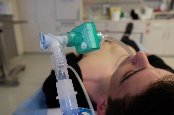 超瞎家屬探病拔呼吸機換空調病人喪命