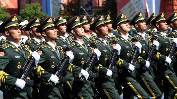 6月24日，北京派出士兵参加在莫斯科红场举办的胜利日75周年阅兵式。