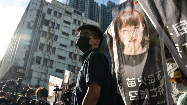 港版国安法上路，前香港众志秘书长黄之锋接连在社交媒体上发声报平安与抒发心情，近日还因为反送中运动而出庭受审。昨晚，他又在脸书出声了。资料照。
