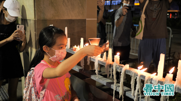 2020年，香港市民自發去維園悼念六四。