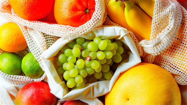 水果吃太多會導致果糖攝取過量，反而讓三酸甘油脂超標。