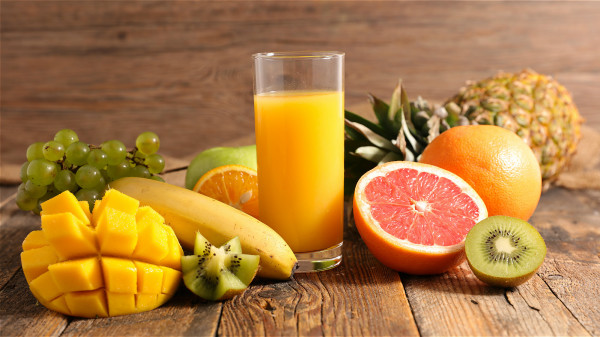 水果榨汁食用，會影響營養成分，還可能帶來傷害。