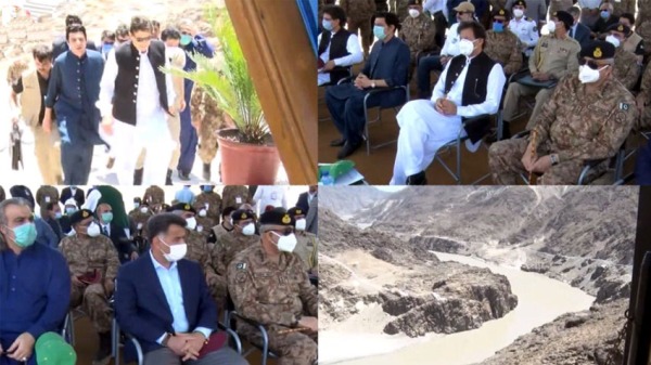 15日，巴基斯坦总理伊姆兰汗（穿白衣黑背心者）参加了迪亚莫尔—帕沙大坝工程的启用典礼，该大坝位于有主权争议的喀什米尔地区