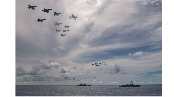 7月初，美国的尼米兹号和里根号两大航母打击群继续在南海区域进行高端军事演习。（图片来源：美国太平洋舰队Flickr/公有领域）