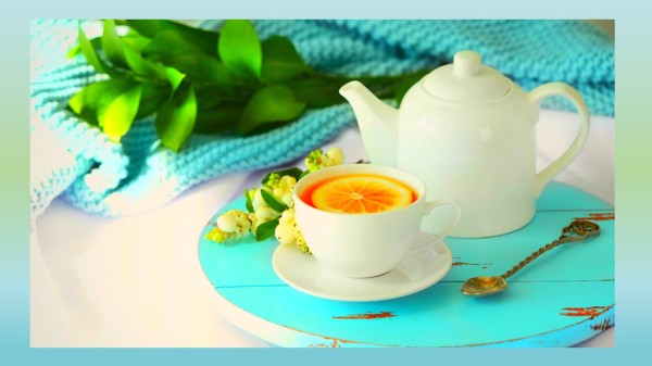 平时可以喝些绿茶、菊花茶和玫瑰花茶等茶饮来养肝。