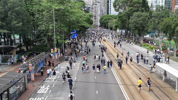 2020年7月1日，大批香港市民沿高示威道向天后方向遊行。