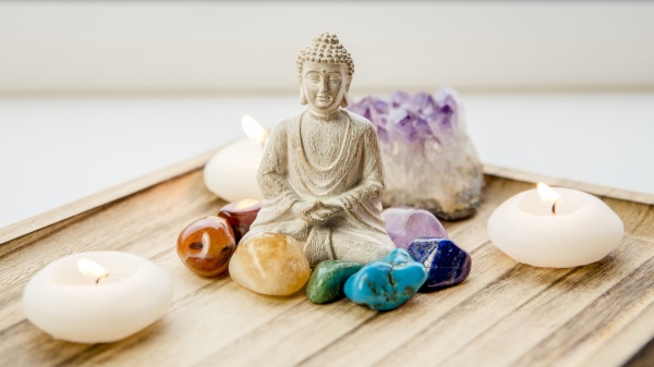 舍利子是佛家的圣物，是另外空间的物质。它有两种来源：真身舍利和天降舍利。（示意图/图片来源：Adobe Stock）