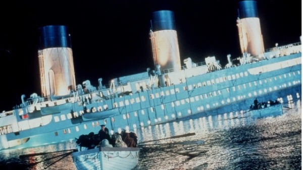 泰坦尼克號（Titanic）是 20 世紀初英國製造的一艘在當時世界最大的豪華客輪。