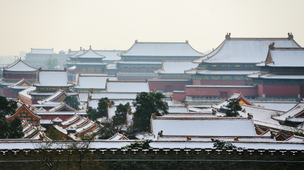 北京7月28日下午突降「六月雪」，不禁讓人聯想到「竇娥冤」的故事。