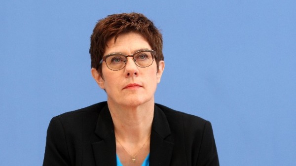 德国国防部长克朗普-凯伦鲍尔（Annegret Kramp-Karrenbauer）