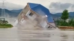江西暴雨不停整棟樓下沉5秒後徹底消失(視頻圖)