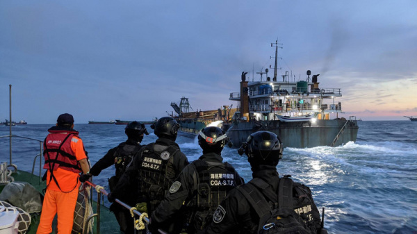 海巡署表示，中国抽运砂船近期经常侵入澎湖台湾滩海域盗采