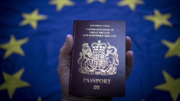 英国曝海外护照签证细节中共威胁将不承认
