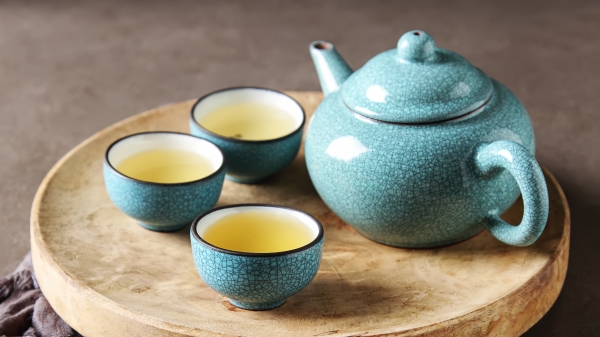 春茶俗稱頭水茶，相當於日本的一番茶。