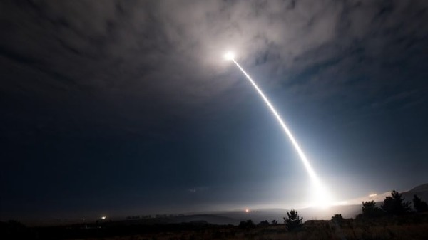 2017年8月2日，一枚民兵三型洲際彈道導彈在加州範登堡空軍基地進行了運行測試。（