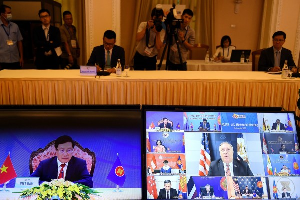 2020年9月10日，越南外长潘汉明和美国国务卿蓬佩奥在东盟美国部长级视频会议上。