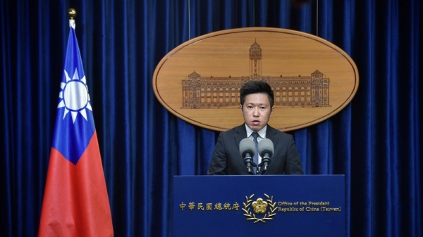 总统府发言人张敦涵表示，北京当局应该要正视维吾尔族人权议题，唯有停止压迫才能够化解国际社会的质疑，并化解对立冲突。