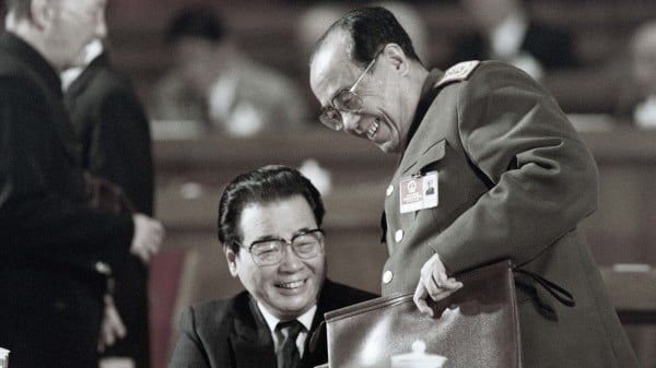 1992年3月21日全国人大会议上的李鹏和杨白冰