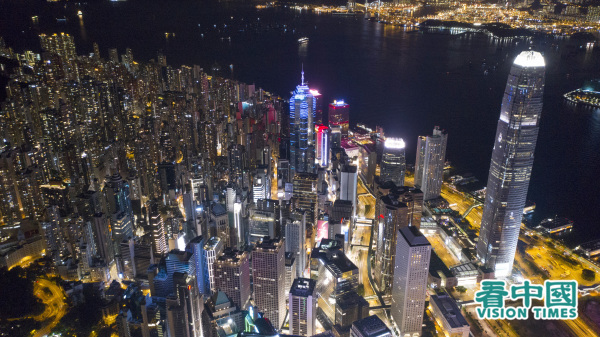 香港维港高空夜景（图片来源：Ruby Tang/看中国）