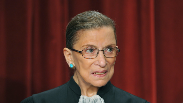 美國最高法院自由派大法官露絲．巴德．金斯伯格（Ruth Bader Ginsburg）於2020年9月18日因病去世，享年87歲。