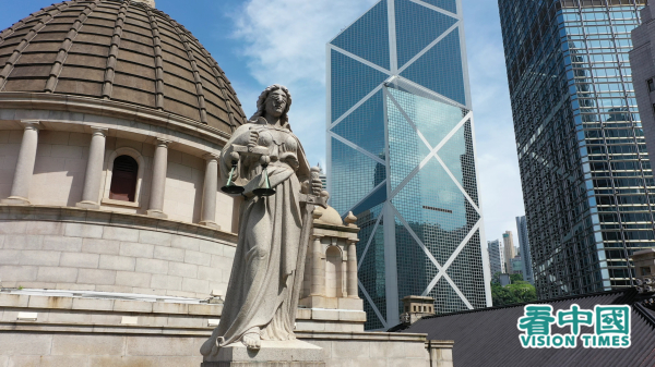 图为香港终审法院正义女神像。（图片来源：庞大卫/看中国）