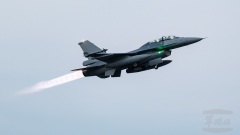 共机频扰台学者：F-16V多层吓阻(图)