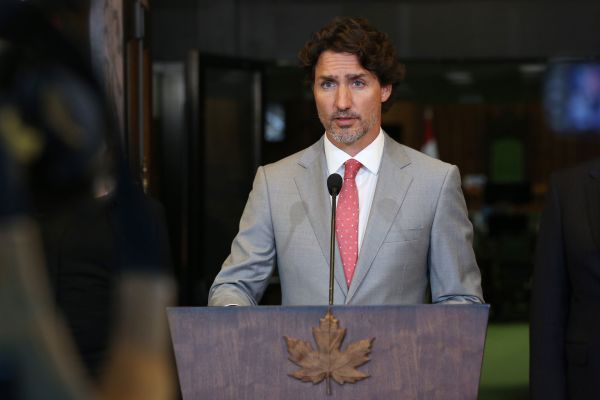 2020年8月18日，加拿大总理特鲁多在渥太华举行的新闻发布会上讲话。