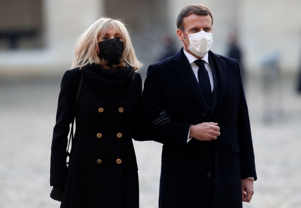 法国总统马克龙与妻子布丽吉特