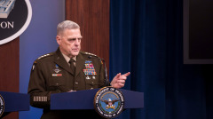 美軍最高將領：「我不會成為共產主義者」(圖)